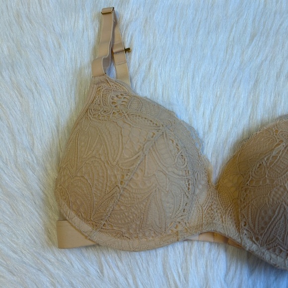 Lively Bra Women Size 32DD Beige Lace Wireless Lightly Lined Back Closure - Picture 2 of 7
